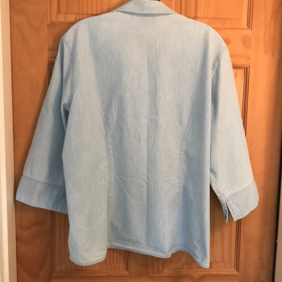 5/$25 Blue Chambray 3/4 Sleeve Blouse by Liz Claiborne - Picture 3 of 8